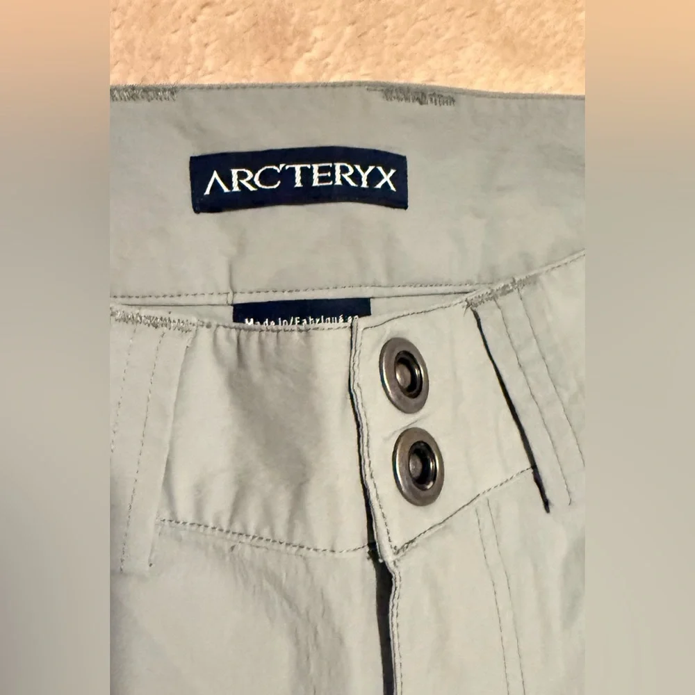 EUC Arc’teryx Light Women's Cargo Shorts - size 6 - Picture 5 of 10